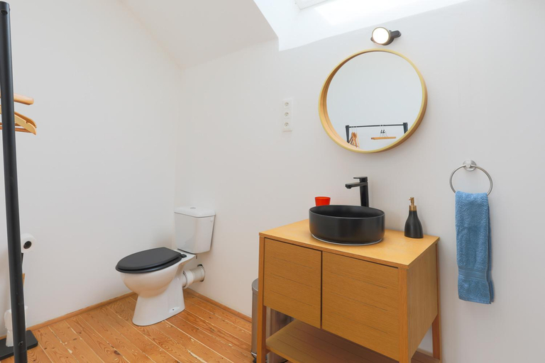 Bathroom 3, Le Bercail, Côtes-d'Armor