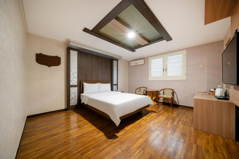 Bedroom 2, Namwon Hong Kong, Namwon