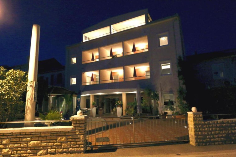 Others 4, Anamar Apartments, Novalja