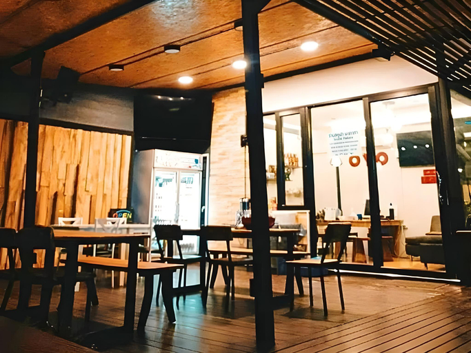 Food & Drinks 5, T Park Pakchong, Pak Chong