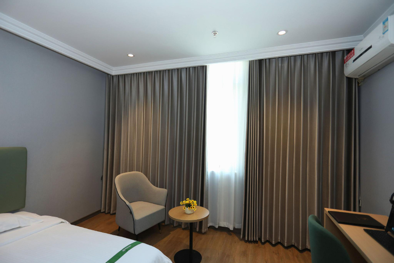 Bedroom 2, GreenTree Inn Guangde ZhonGYAng Lecheng Business Hotel, Xuancheng
