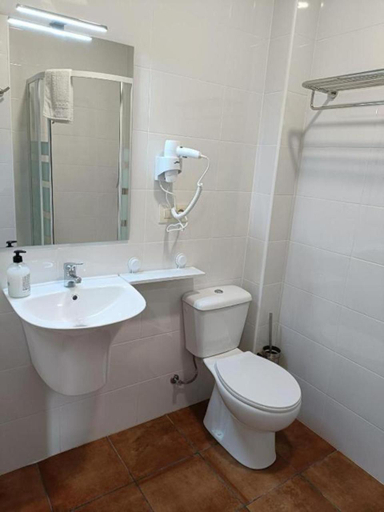 Bathroom 4, Albergue Miraiso, A Coruña