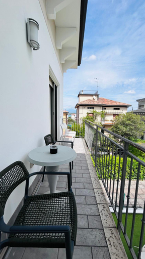 Others 5, Lakeview Verdi Apartment, Verona