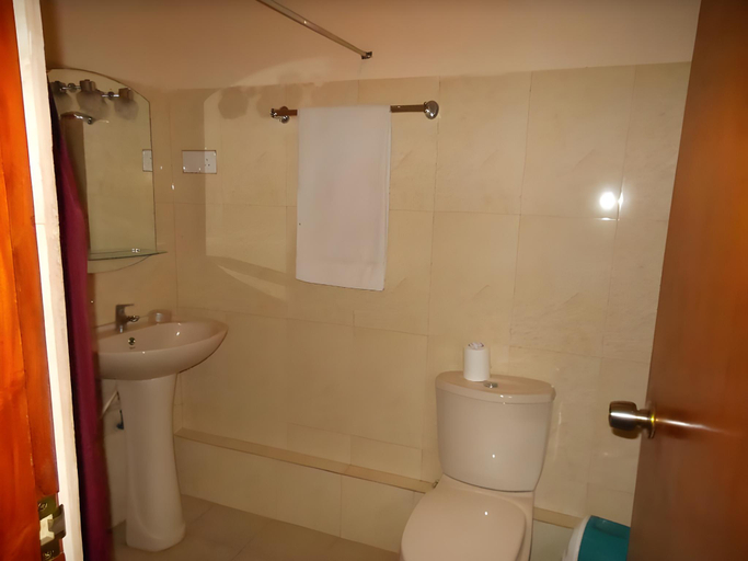 Bathroom 5, Albert Guest House, Galle Four Gravets