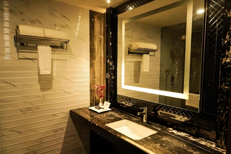 Bathroom 3, Hotel Grand Canyon, Raipur