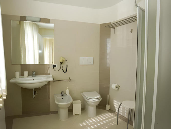 Bathroom 3, Residence Montefiore, Pistoia