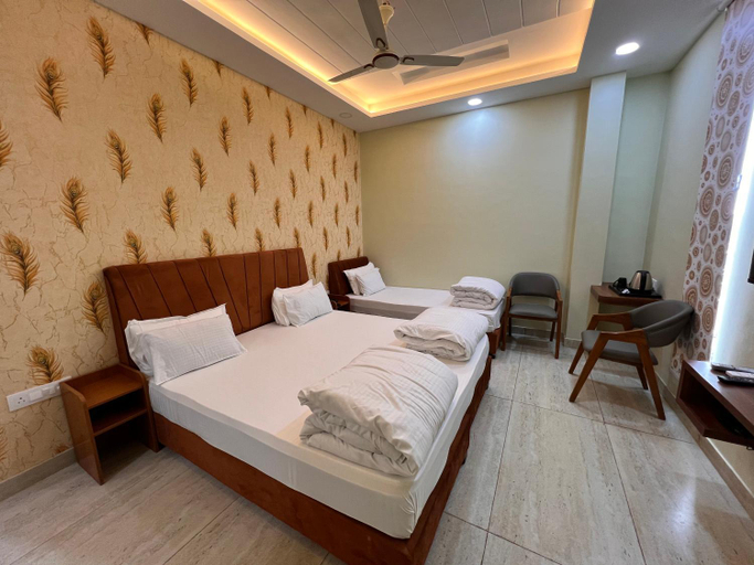 Bedroom 2, Hotel Kesari, Sikar