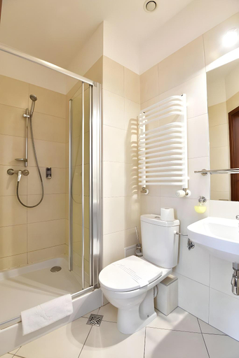 Bathroom 4, Hotel Downtown Krakow, Kraków City
