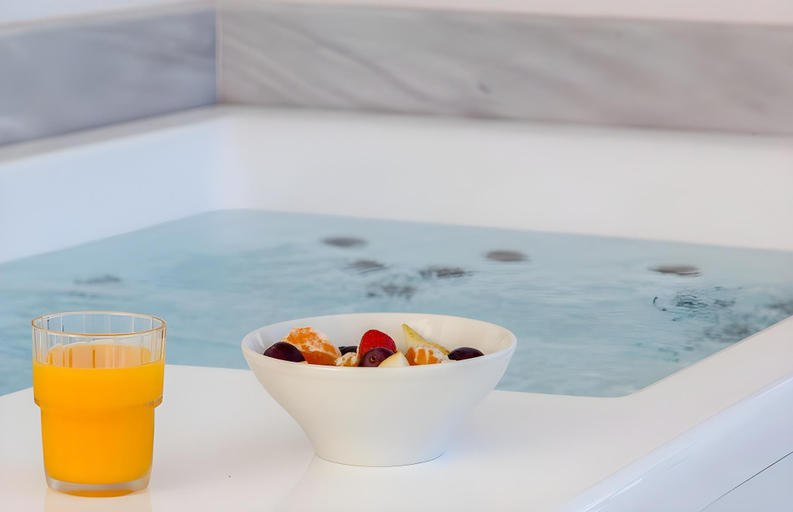 5, Cabana 112 Cliff Suites, South Aegean