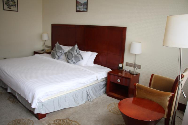 Bedroom 2, Jinjiang Hotel Qianan, Tangshan