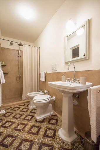Bathroom 5, Casa Rovelli, Alessandria