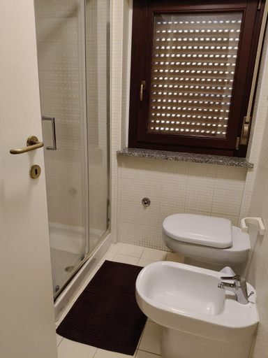 Bathroom 3, VILLA ANNAMARIA, Pescara