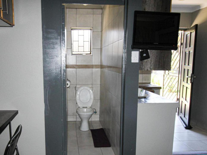 Bathroom, PW Heights Private Guest House, Vhembe