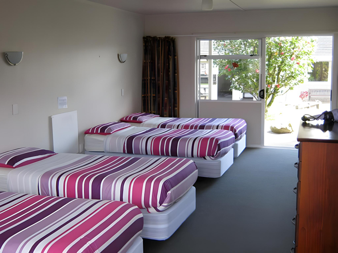 Bedroom, Finlay Jack's Backpackers, Taupo