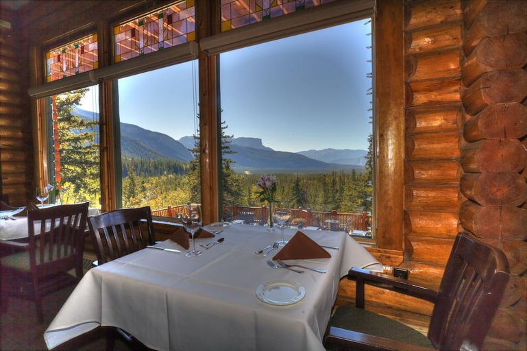 Food & Drinks 5, Overlander Mountain Lodge, Division No. 14