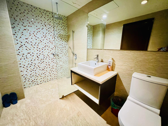 Bathroom 2, Spritz Empire @ Regalia Residence, Kuala Lumpur