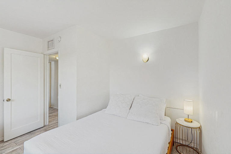 Bedroom 2, Sam Hughes, Pima