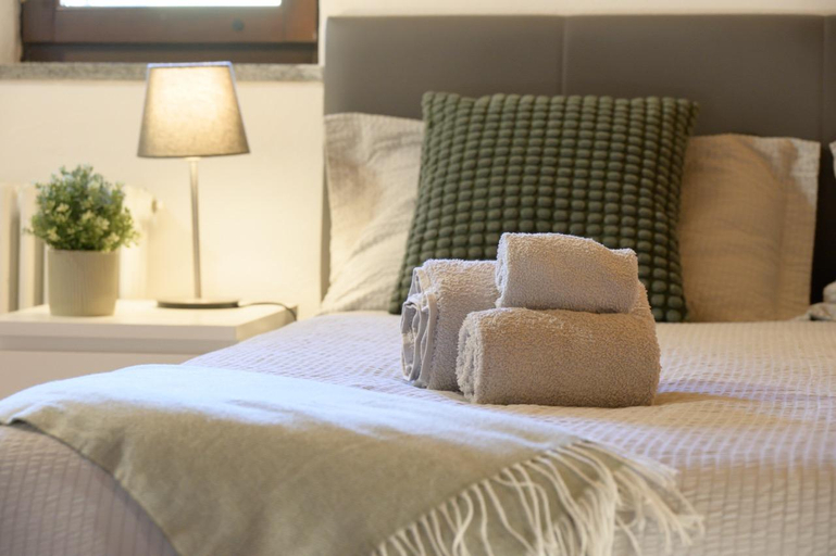 Bedroom 2, The Mountain B&B - Luxury Stay in Aosta Valley, Aosta