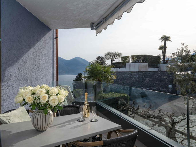 Others 2, Apartment Junior Suite Classic - Isole di Brissago by Interhome, Locarno
