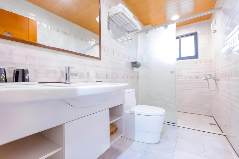 Bathroom, Yi Le Homestay, Penghu