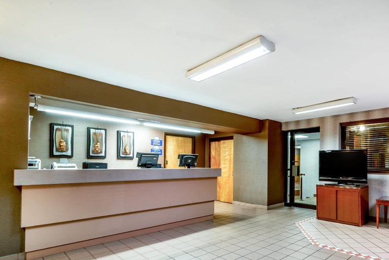 Public Area 2, Days Inn by Wyndham Vineland, Cumberland