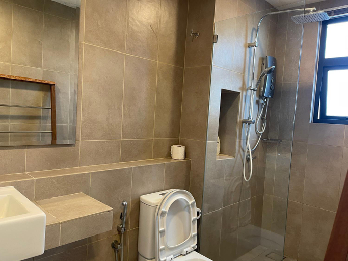 Bathroom 3, TIMURBAY SEAFRONT RESIDENCE ONE BEDROOM - WIFI , Kuantan