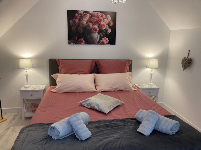 Bedroom 5, Chambre d'Hotes Salamandre, Côtes-d'Armor