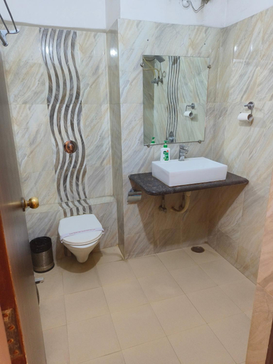 Bathroom 5, Hotel The Siwan International, Siwan