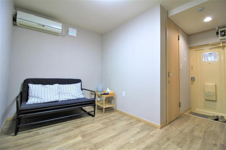 Others 4, MW Hotel, Arakawa