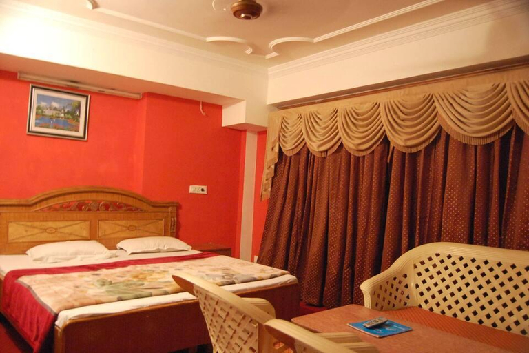Bedroom 3, Abhi International Hotel, Pathankot