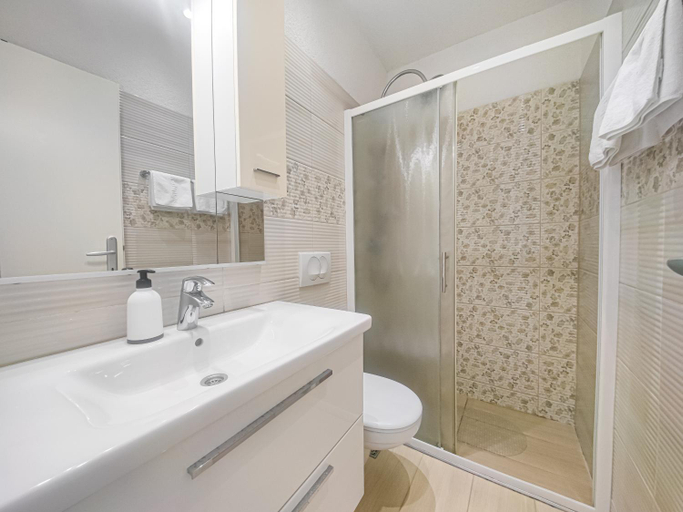 Bathroom 2, Apartments Villa Luce, Makarska