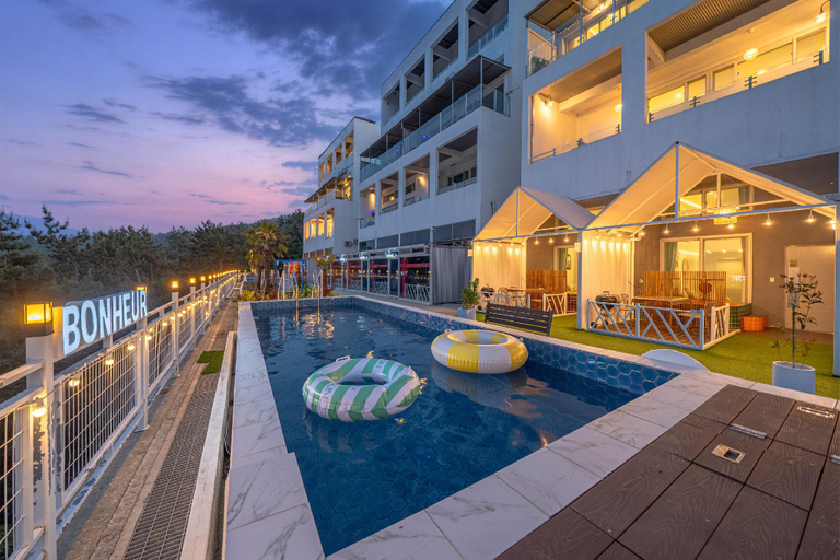 Others 5, Yeosu Boner Poolvilla, Yeosu