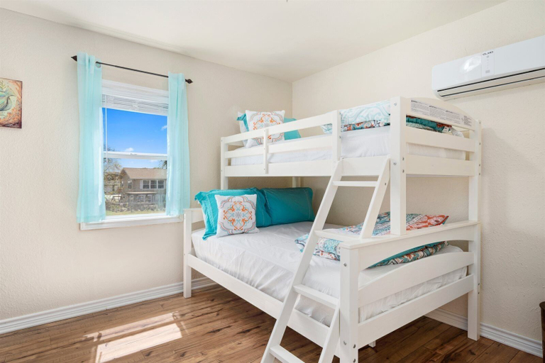 Bedroom 3, Catch & Play on Estes Bay by Miss Kitty’s, Aransas