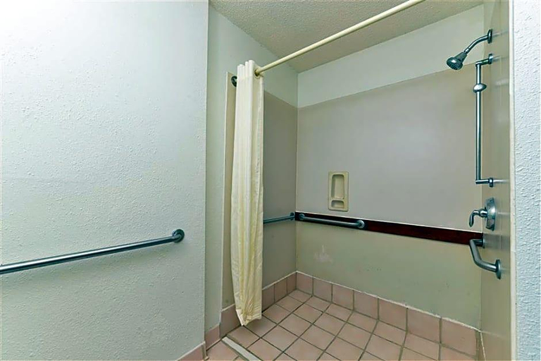 Bathroom 4, Motel 6-Richburg, SC, Chester