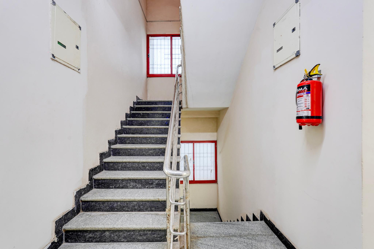 Public Area 3, Hotel O Choolai Near Chennai Railway Station, Chennai