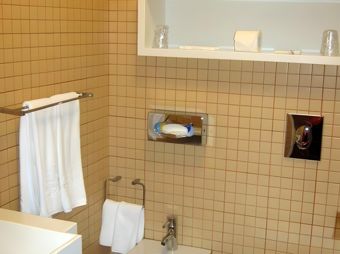 Bathroom 4, Hotel A.S. Lisboa, Lisbon