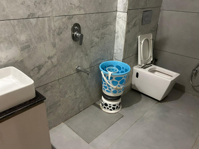 Bathroom 4, Hotel Moon Regency, Panipat