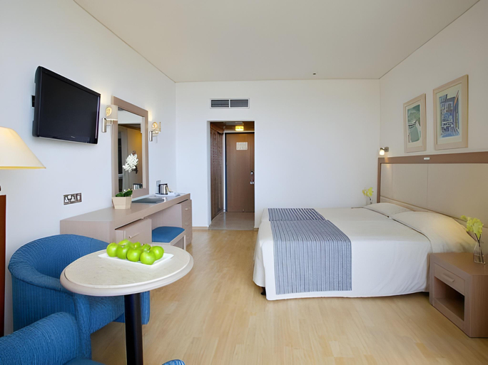 Bedroom 3, Golden Coast Beach Hotel