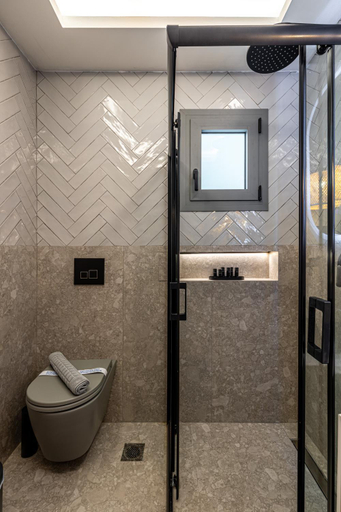 Bathroom 4, The 8 Keys, East Macedonia and Thrace