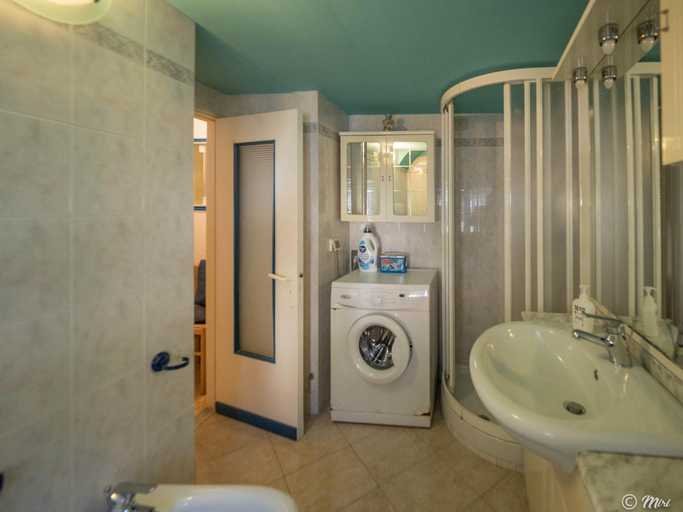 Bathroom 4, Mainetta Sea View Apartment with AC, La Spezia