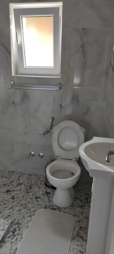 Shower 5, Apartmani Simic, Kuršumlija