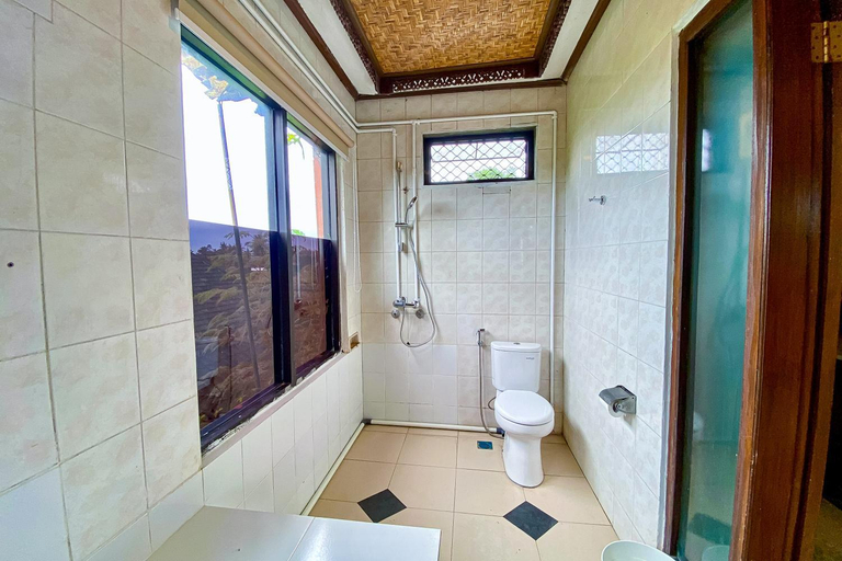 Bathroom 4, RedDoorz @ Garden Suly Villa Peliatan Ubud, Gianyar