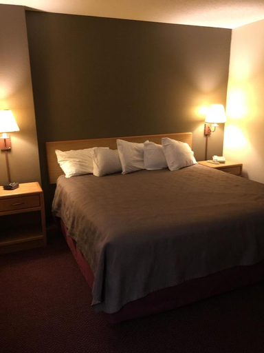 Bedroom 3, Moose Lake Lodge & Suites, Carlton