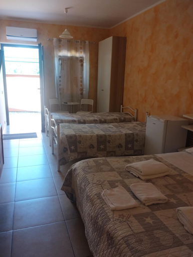 Others 2, Beds Ar Colle, Roma