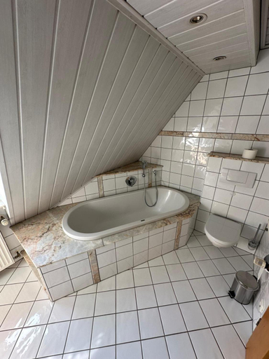 Bathroom 4, Vinopresso GmbH - Cafe Romer, Kitzingen