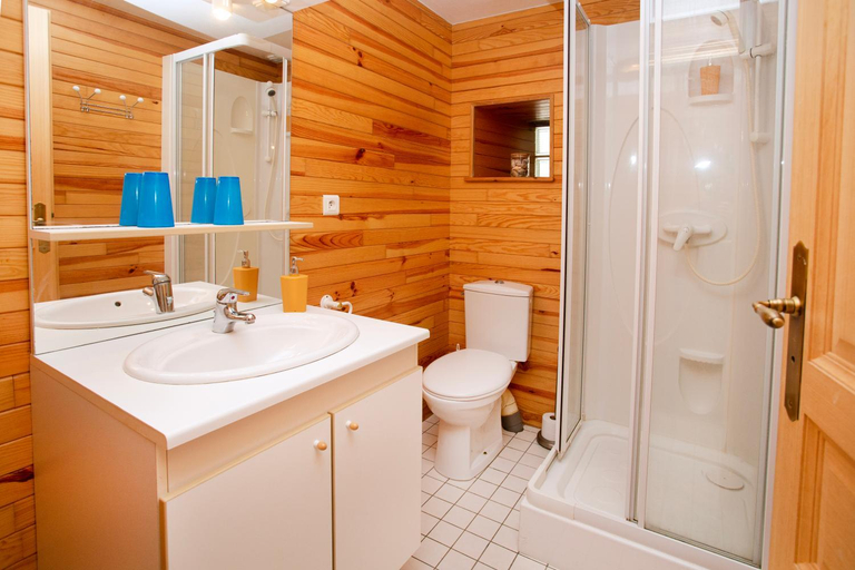 Bathroom 5, La Mancelliere de Montjoie chambres d'hotes et gites, Manche