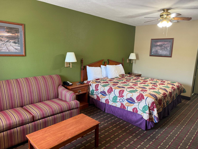 Bedroom 3, Deerfield Inn, Sumner
