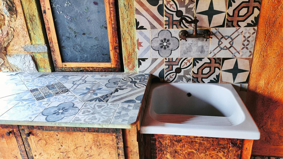 Bathroom 3, Casa Gaudi - House & Rooms, Cagliari