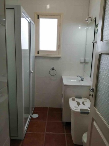 Bathroom, GuestReady - Coliseu city house in Ponta Delgada, Ponta Delgada