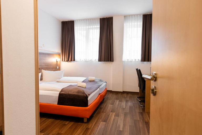 Bedroom 4, Orange Living GmbH, Neu-Ulm